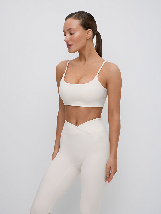 Топ спортивный MELA